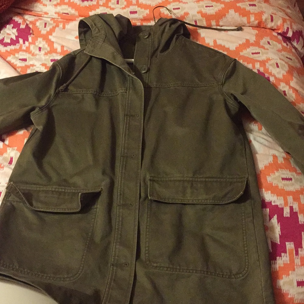 Aritzia size small green jacket